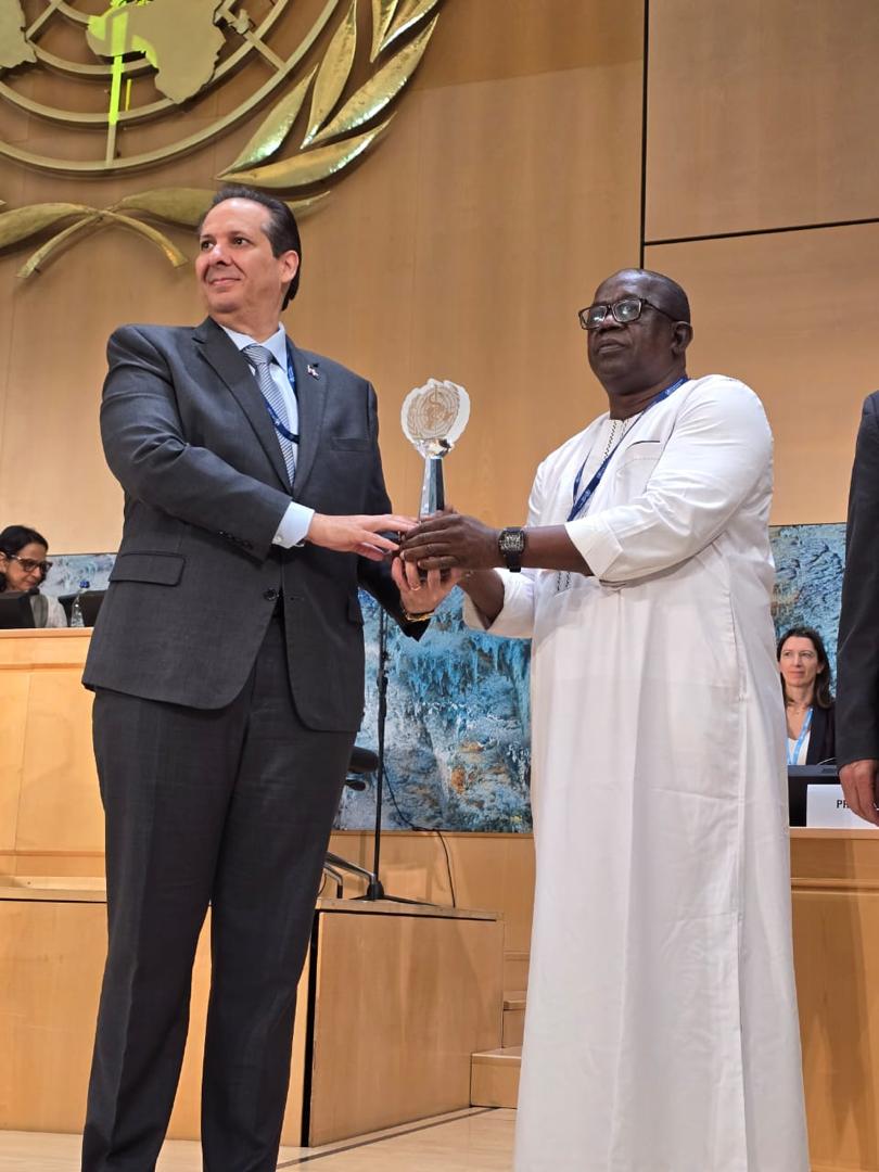 Remise du Prix Sasakawa pour la Santé à l'ASACOBA à l'OMS, Genève
